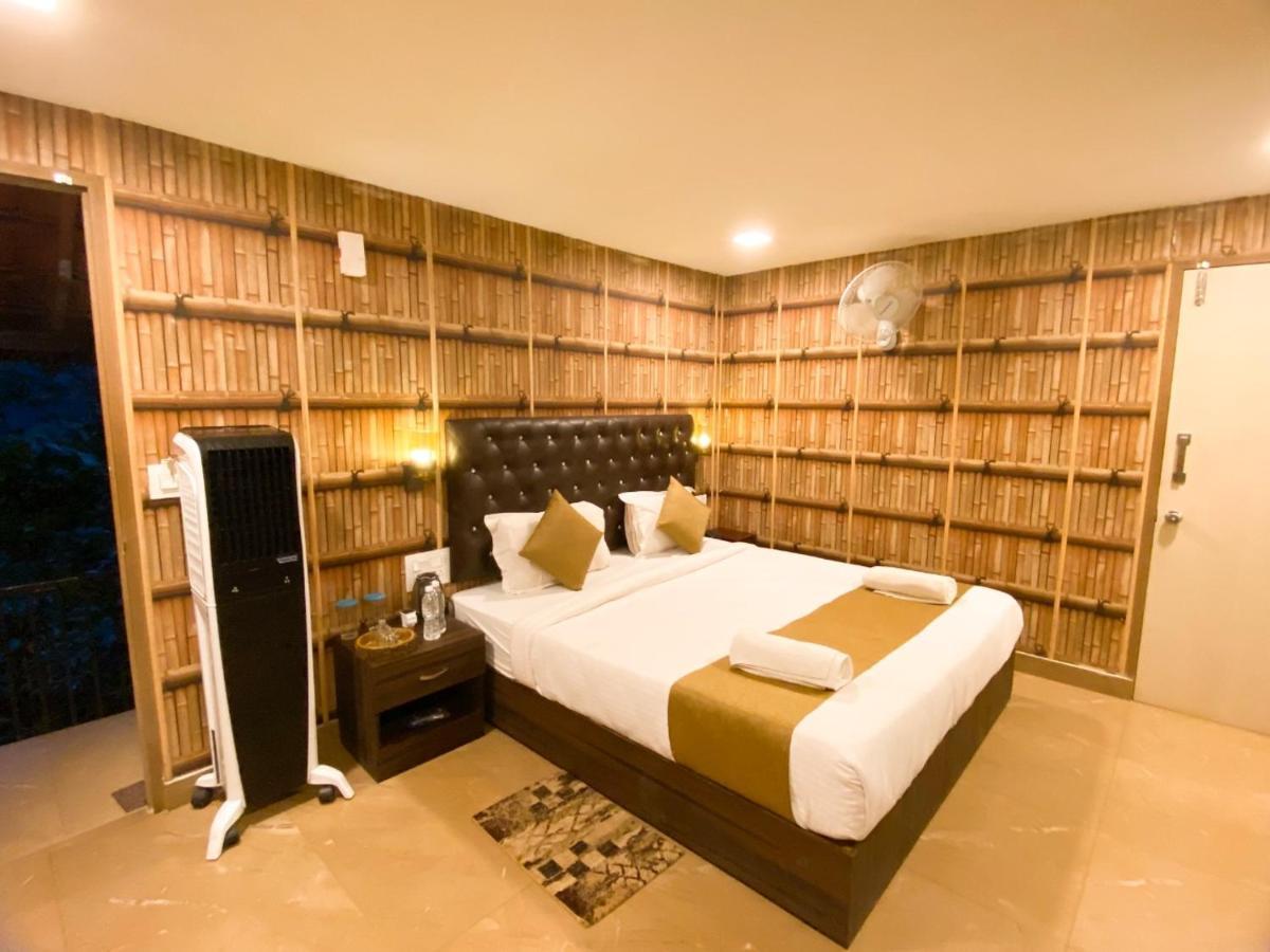 Misty Rain Estate Hotel Madikeri Buitenkant foto