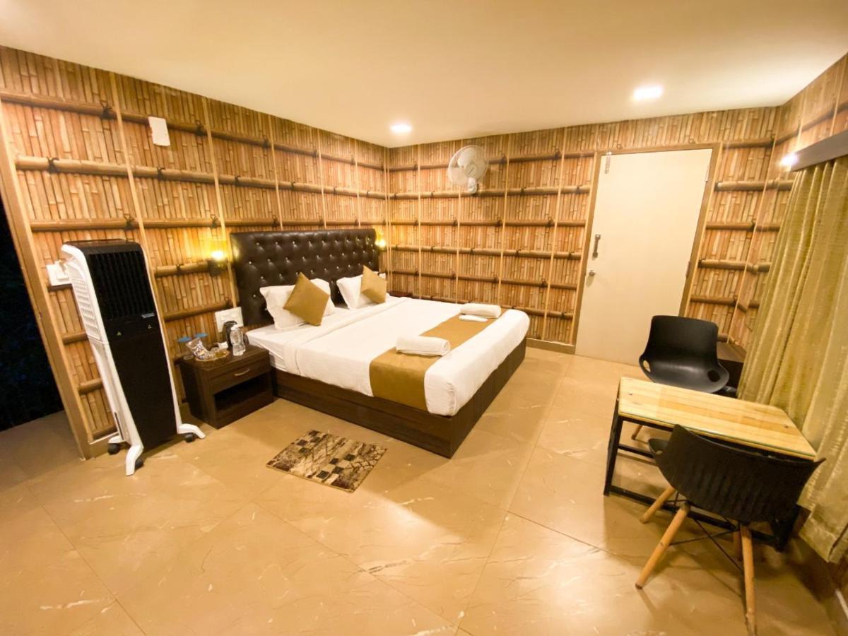 Misty Rain Estate Hotel Madikeri Buitenkant foto