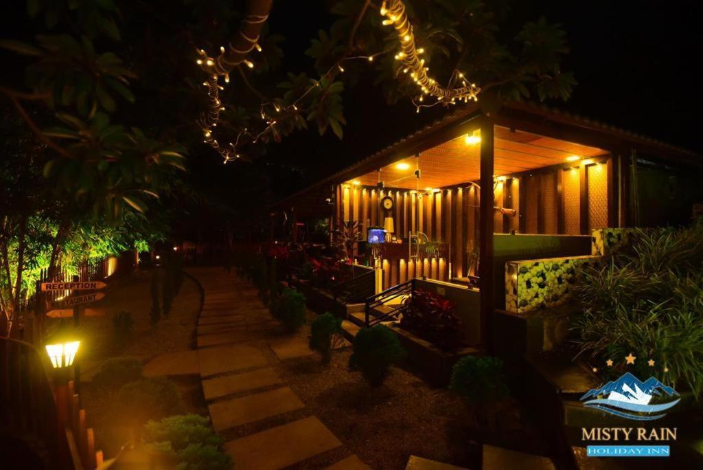 Misty Rain Estate Hotel Madikeri Buitenkant foto