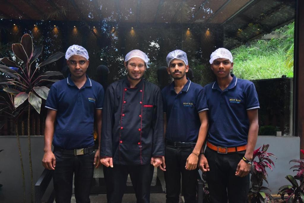 Misty Rain Estate Hotel Madikeri Buitenkant foto